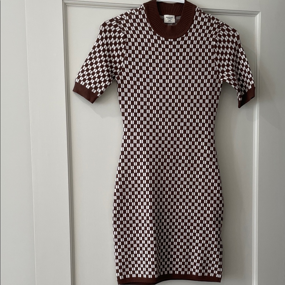 Abercrombie & Fitch Brown and White Mini Sweater Dress
